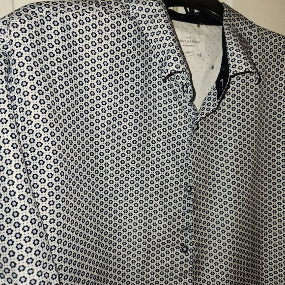 Rue Saint Patrick button down with captain's wheel detail. - Picture 2 of 6